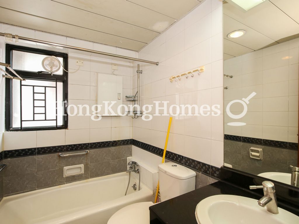 Guest Bathroom — The Grand Panorama I, Mid-levels West