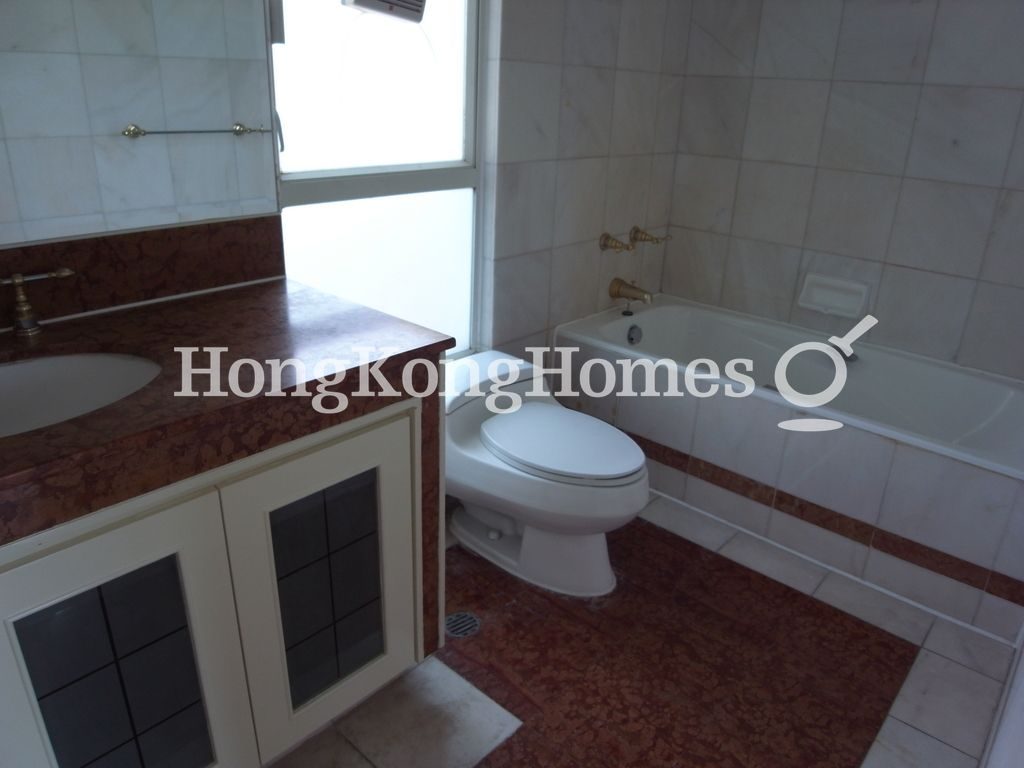 Master Bathroom — The Redhill Peninsula - Block 03, Tai Tam