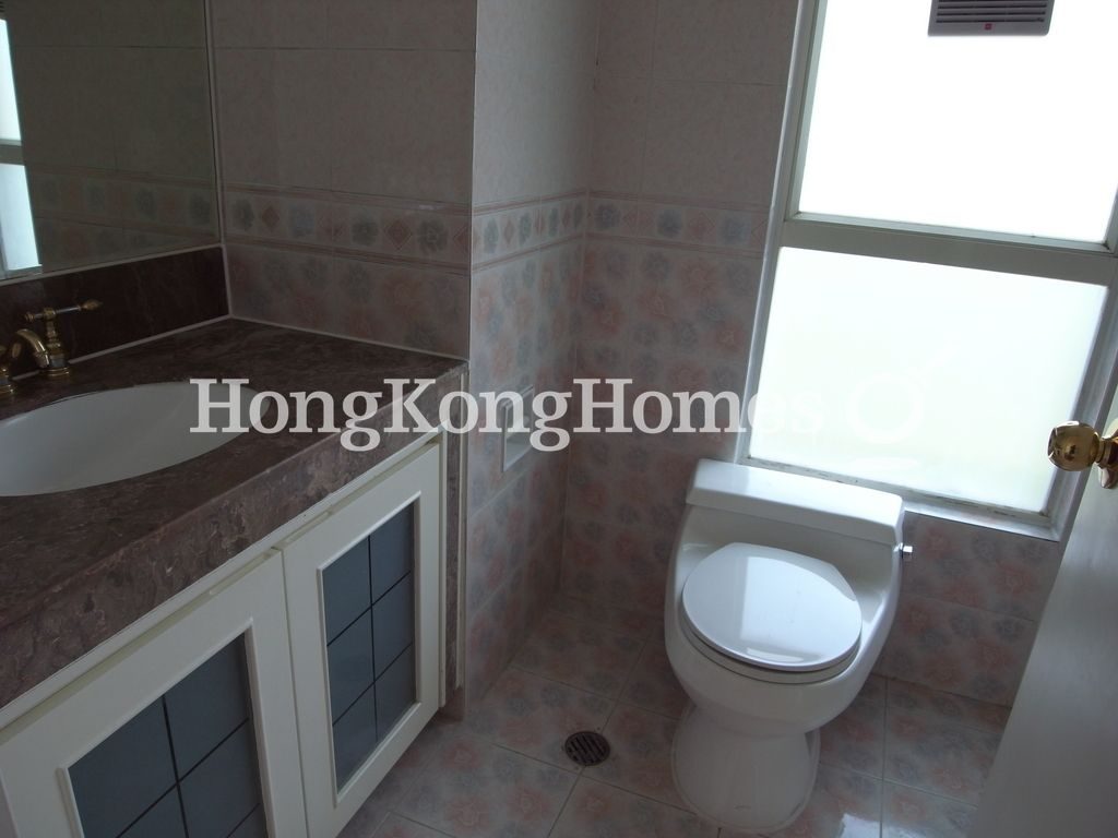 Guest Bathroom — The Redhill Peninsula - Block 03, Tai Tam