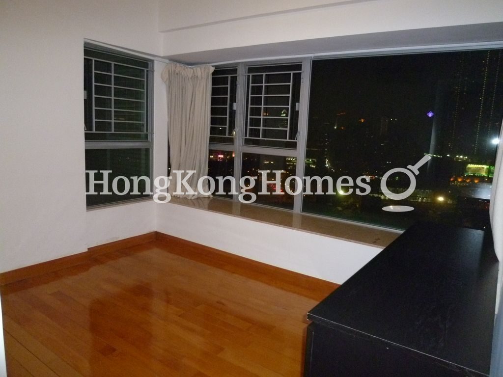 Third Bedroom — The Waterfront - Block 03, Tsim Sha Tsui