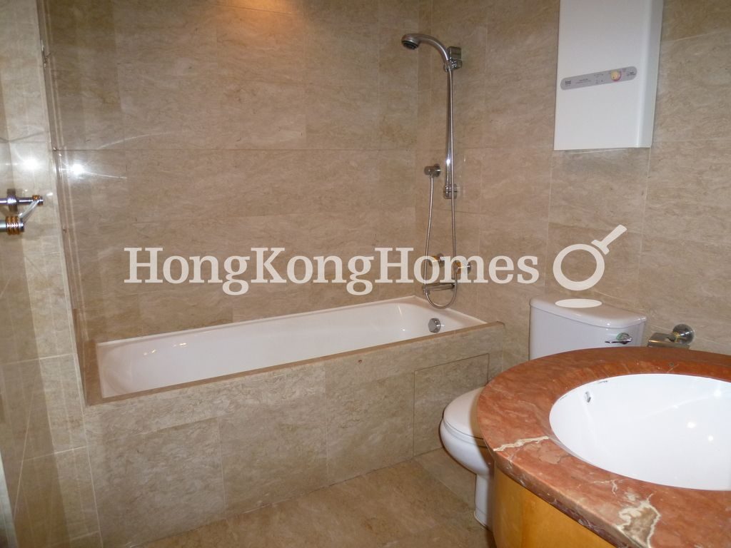 Guest Bathroom — The Waterfront - Block 03, Tsim Sha Tsui