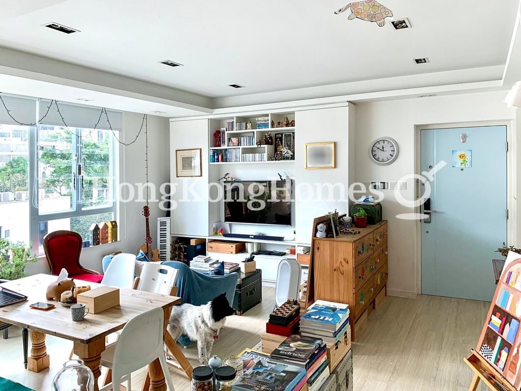 Living and Dining Room — Pinewood Garden, Jardine's Lookout