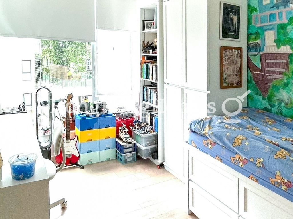 Third Bedroom — Pinewood Garden, Jardine's Lookout