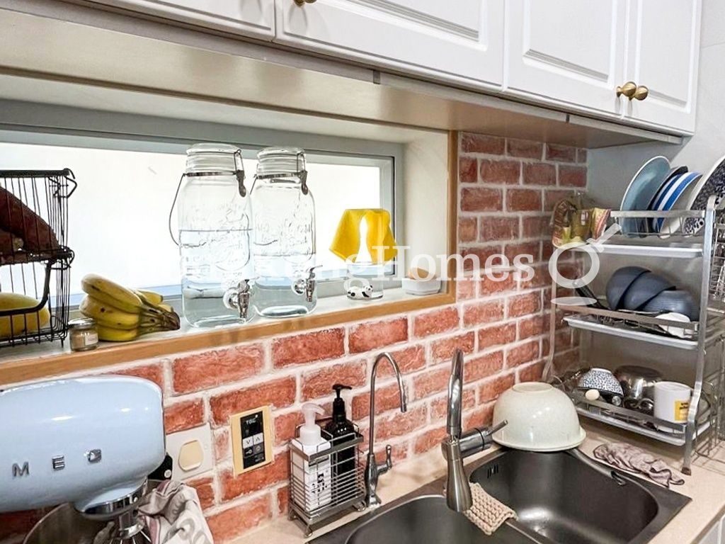 Kitchen — Pinewood Garden, Jardine's Lookout