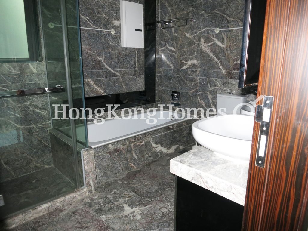 Master Bathroom — Meridian Hill - Tower 1, Kowloon Tong