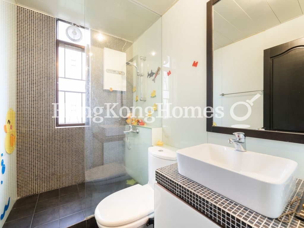 Guest Bathroom — Estella Court, Mid-levels Central