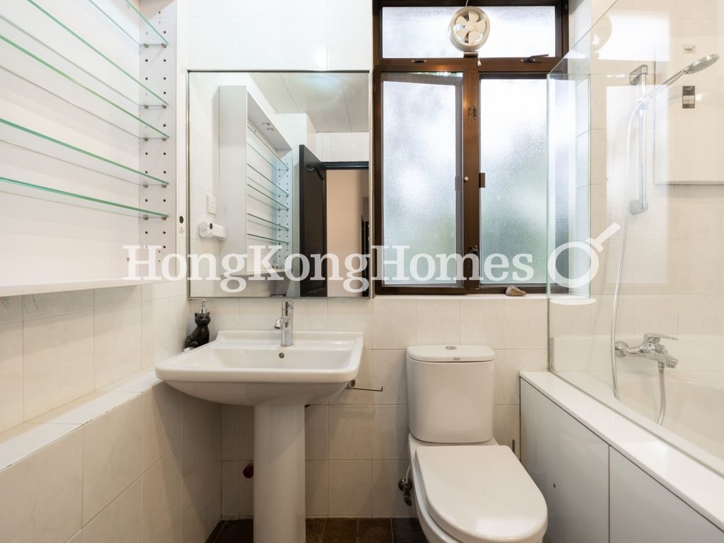 Master Bathroom — Estella Court, Mid-levels Central