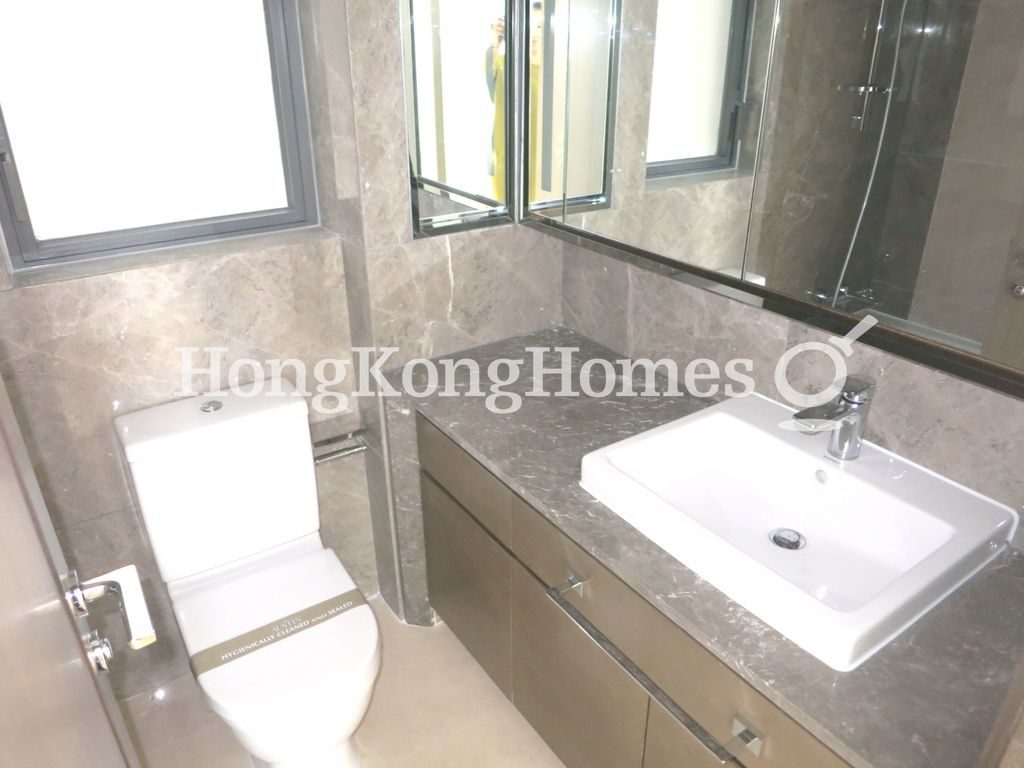 Guest Bathroom — The Austin - Phase 1 - Tower 2A, Tsim Sha Tsui