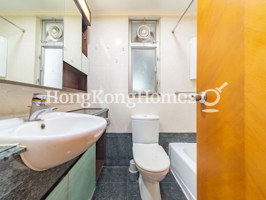 Guest Bathroom — Sham Wan Towers - Tower 3, Ap Lei Chau