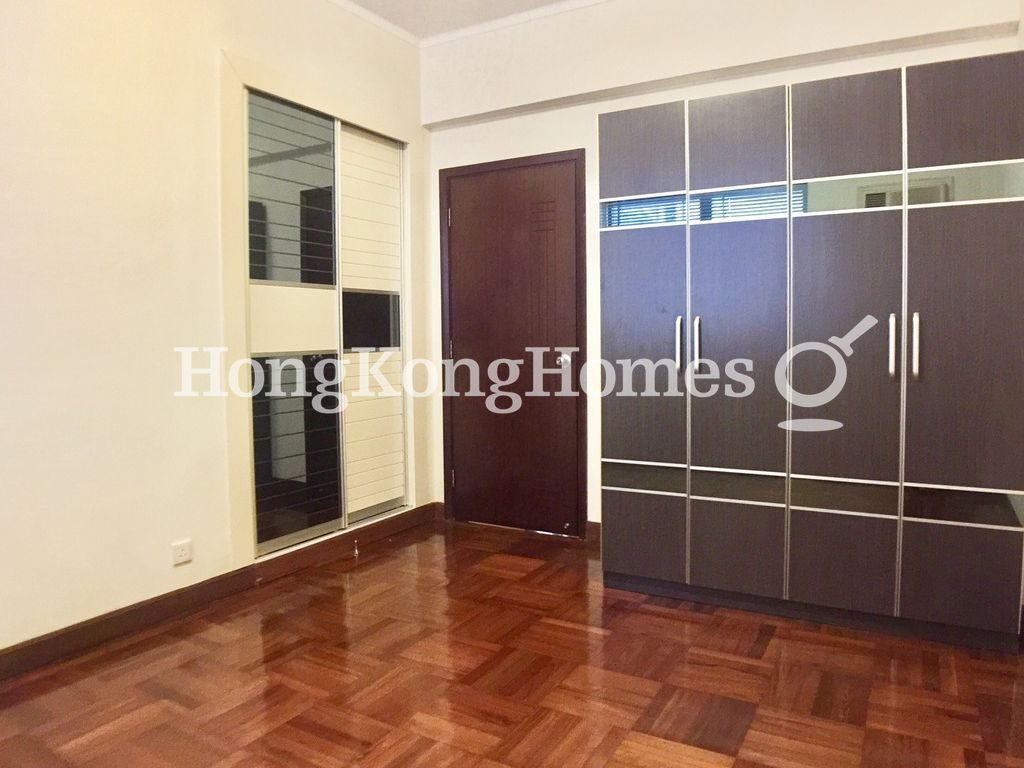 Built-in Wardrobe in Third Bedroom — Antonia House, Happy Valley