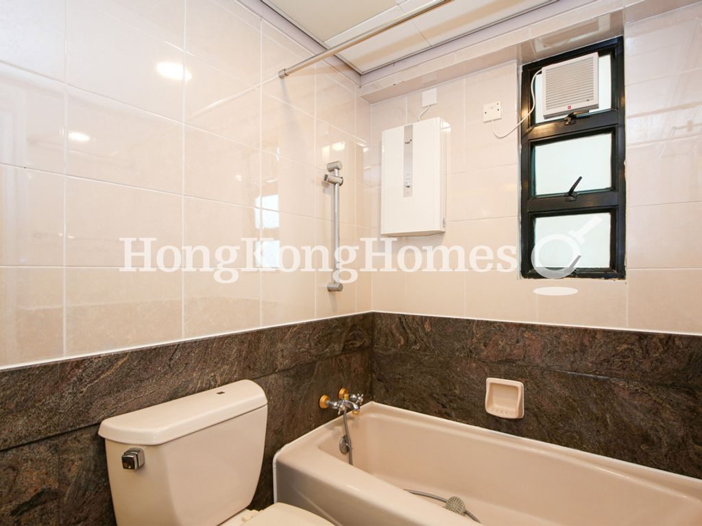 Master Bathroom — Imperial Court - Block C, Mid-levels West
