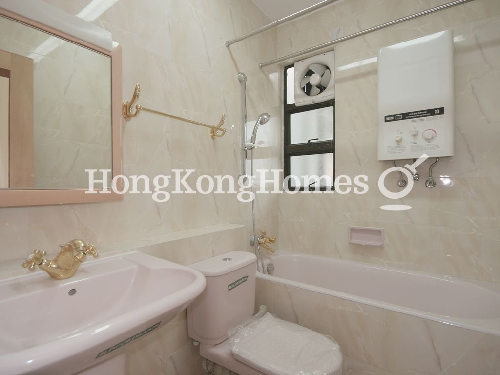 Guest Bathroom — Parc Oasis - Phase 03, Tower 19, Kowloon Tong