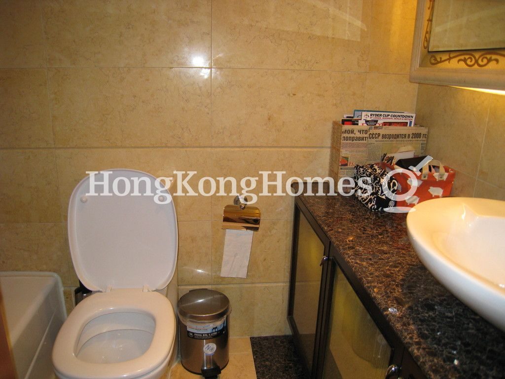 Guest Bathroom — The Arch - Block 1 (Sky Tower), Tsim Sha Tsui