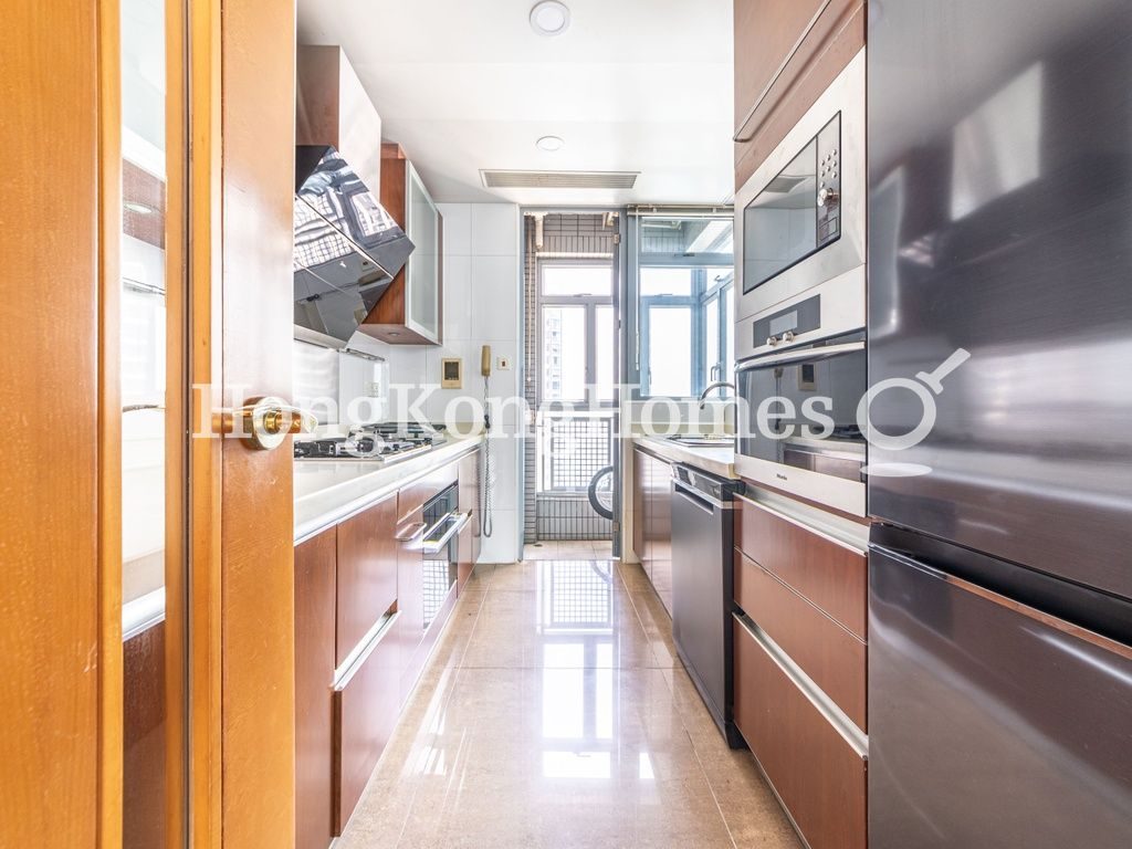Kitchen — Residence Bel-air - Phase 04, Peak Tower 08, Pokfulam
