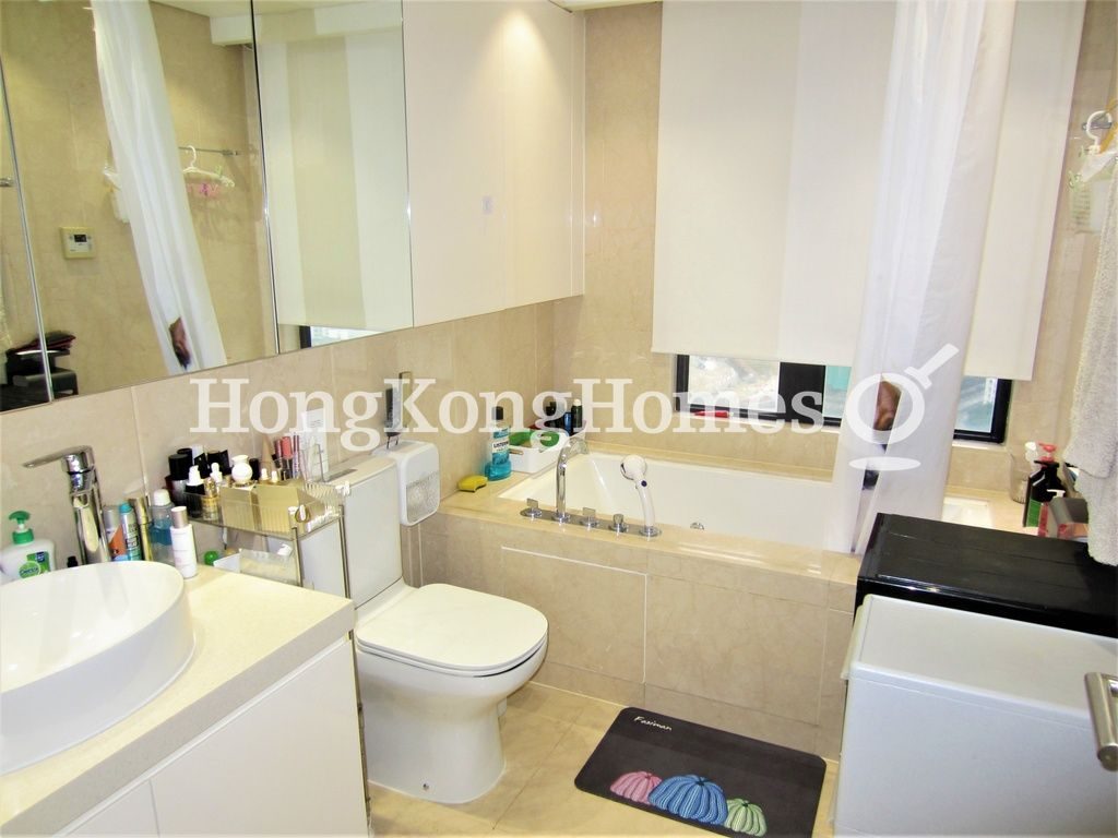 Master Bathroom — Residence Bel-Air - Phase 06 - Bel-Air No. 8, Tower 7, Pokfulam