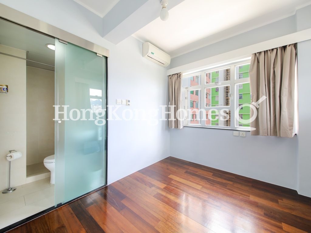 Second Ensuite Bedroom — Victoria Court, Causeway Bay