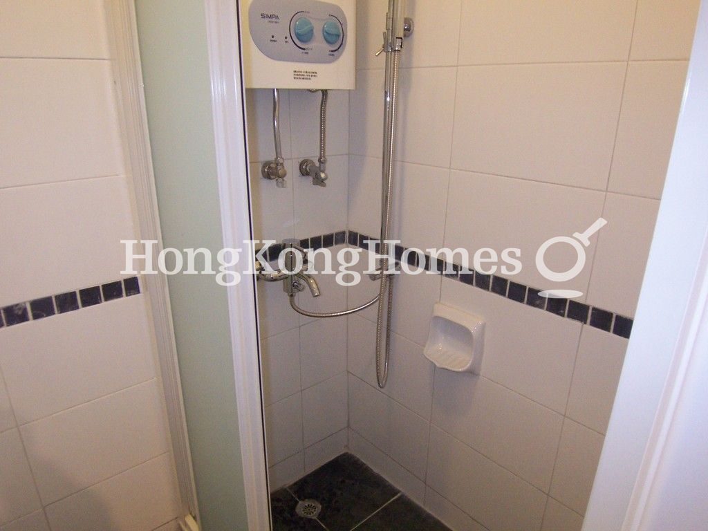 Bathroom — Wah Fai Court, Mid-levels West