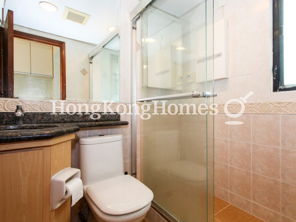Guest Bathroom — Bellevue Place, Sheung Wan