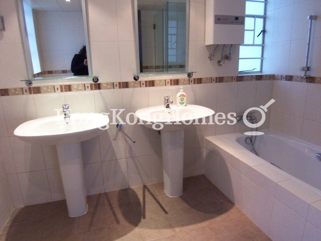 Master Bathroom — Broom Road, 16-20, Happy Valley