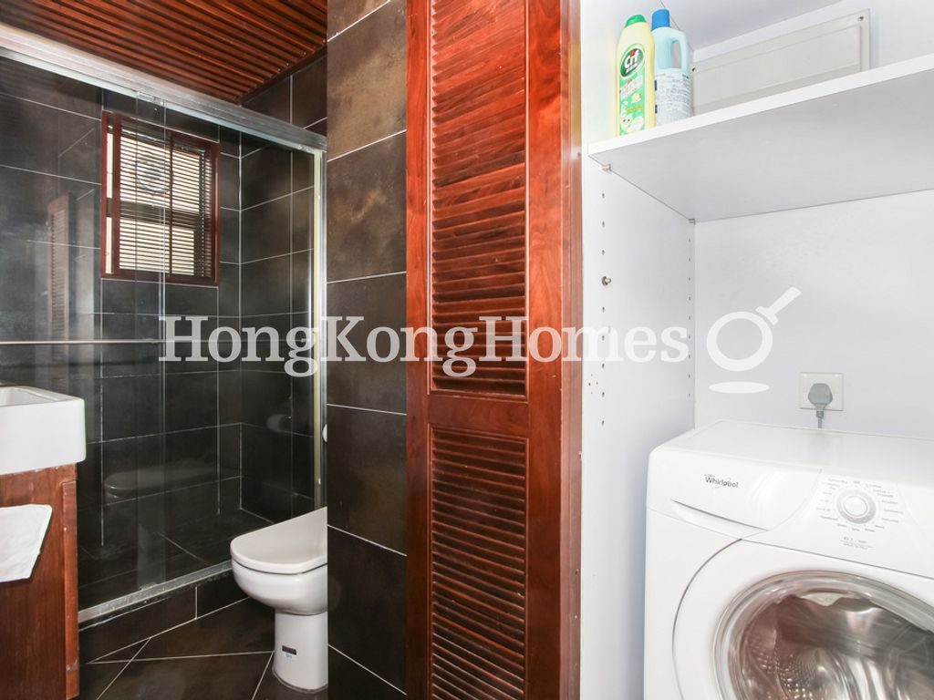 Guest Bathroom — Green Lane, 21-25, Happy Valley