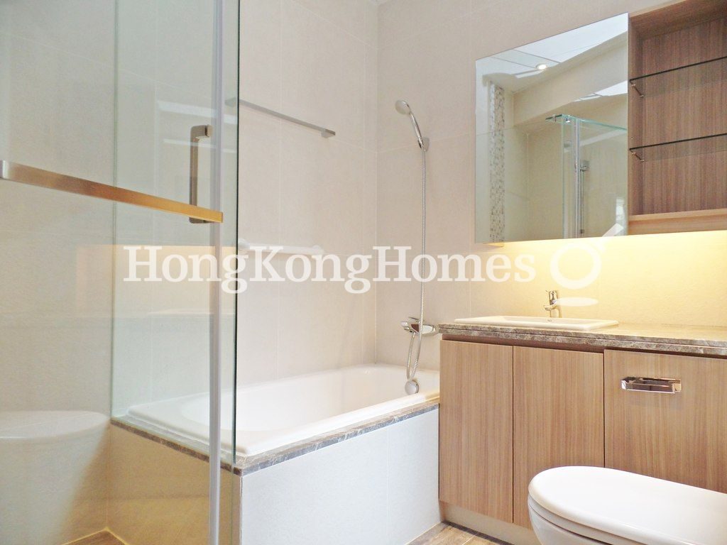Master Bathroom — Grosvenor House, Mid-levels Central