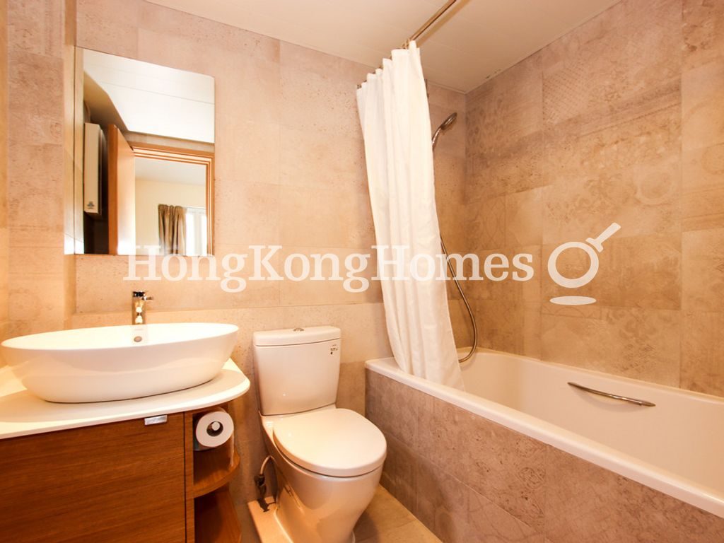 Second Ensuite Bathroom — Hamilton Mansion, Causeway Bay