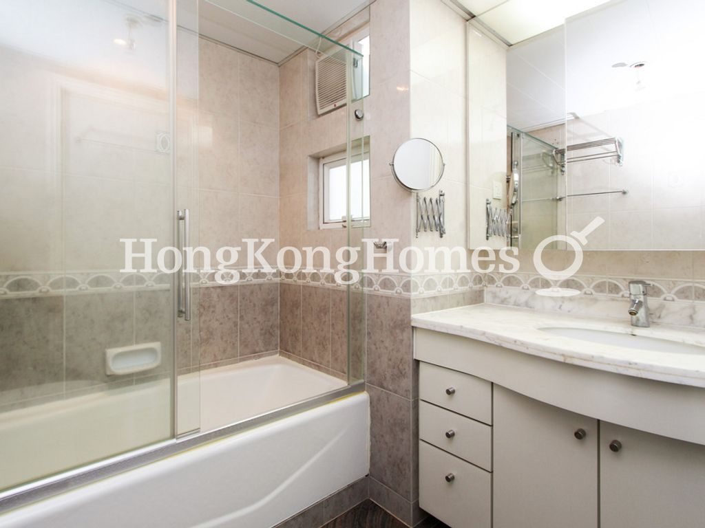 Master Bathroom — Medallion Heights, Mid-levels West