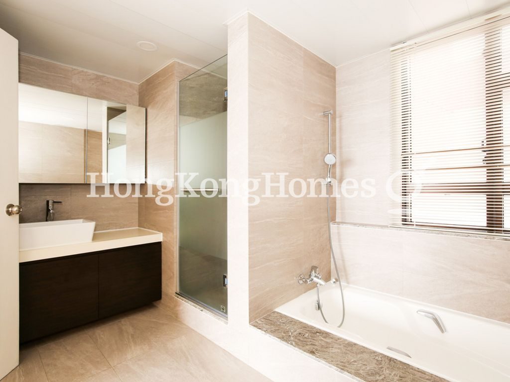 Master Bathroom — Pacific View - Block 03, Tai Tam