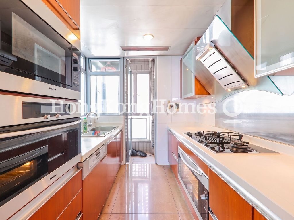 Kitchen — Residence Bel-air - Phase 04, Peak Tower 08, Pokfulam