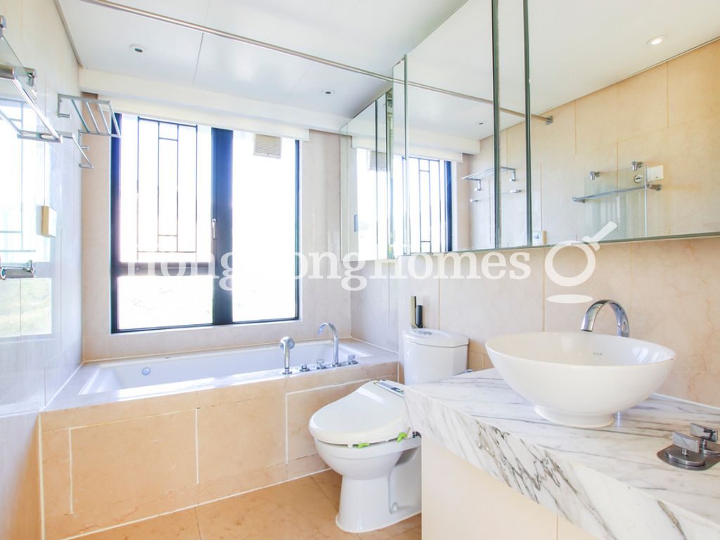Master Bathroom — Residence Bel-Air - Phase 06 - Bel-Air No. 8, Tower 3, Pokfulam