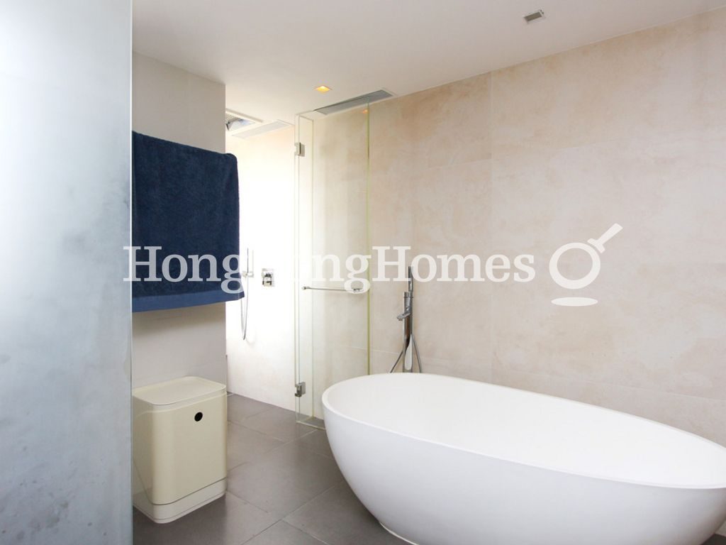Master Bathroom — Seaview Mansions, Mid-levels Central