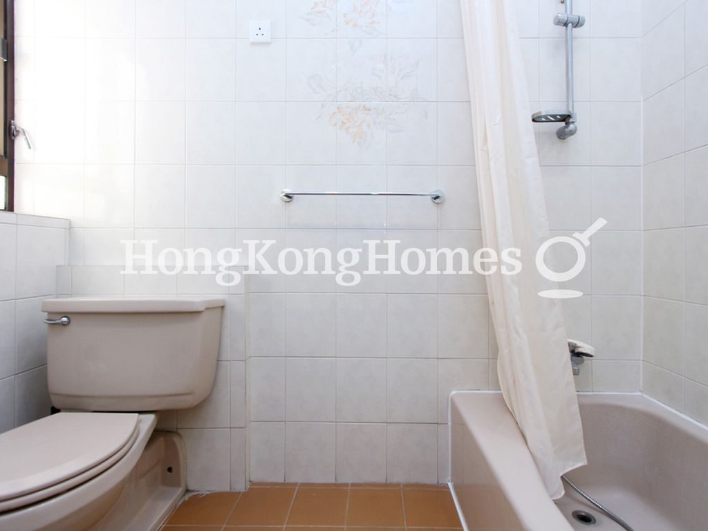 Master Bathroom — Shuk Yuen Building, Happy Valley