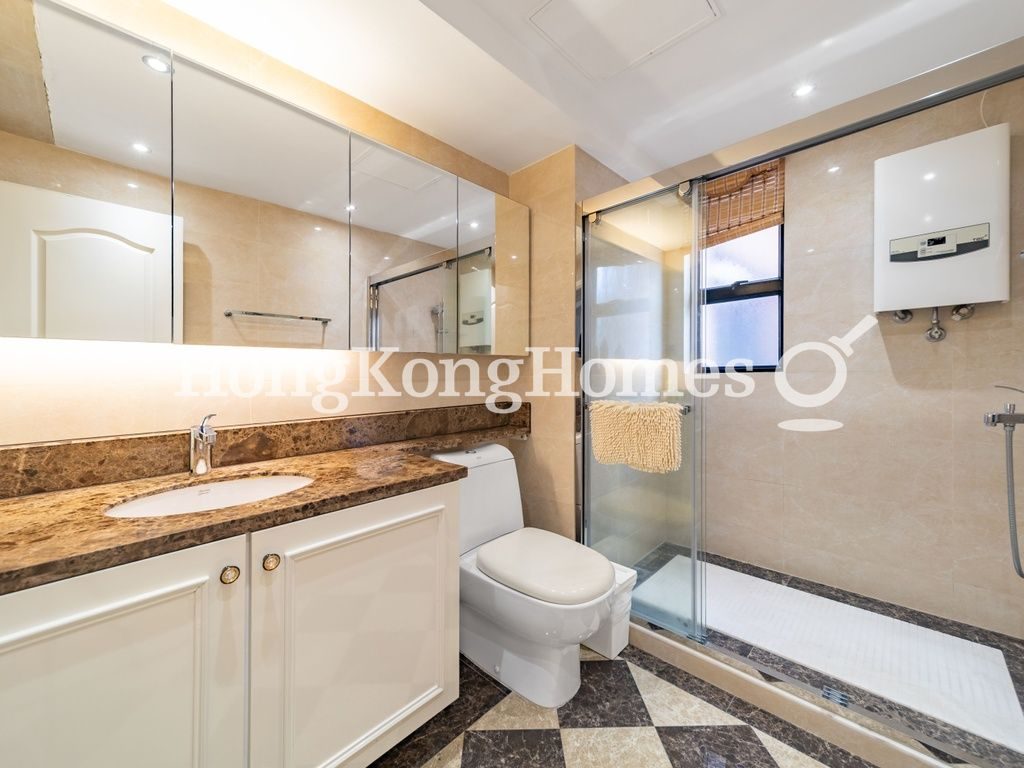 Guest Bathroom — The Broadville, Happy Valley