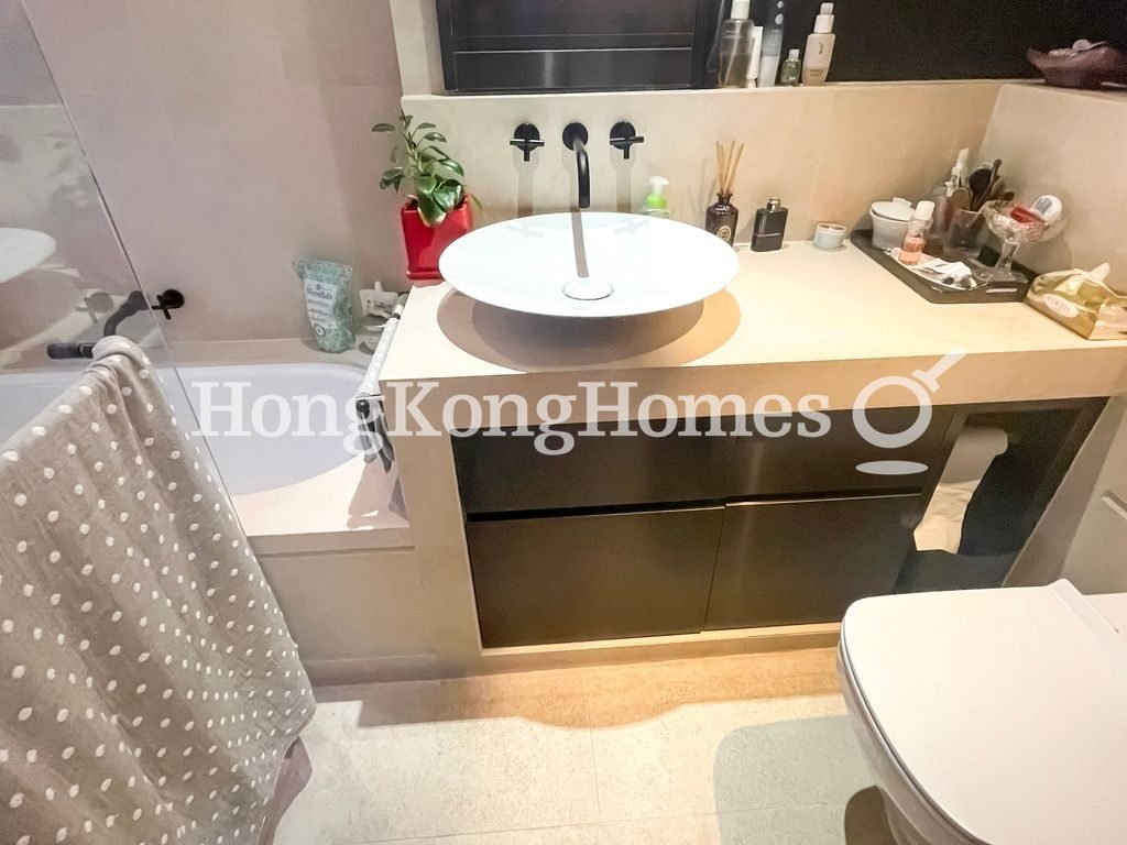Master Bathroom — The Pavilia Hill, North Point