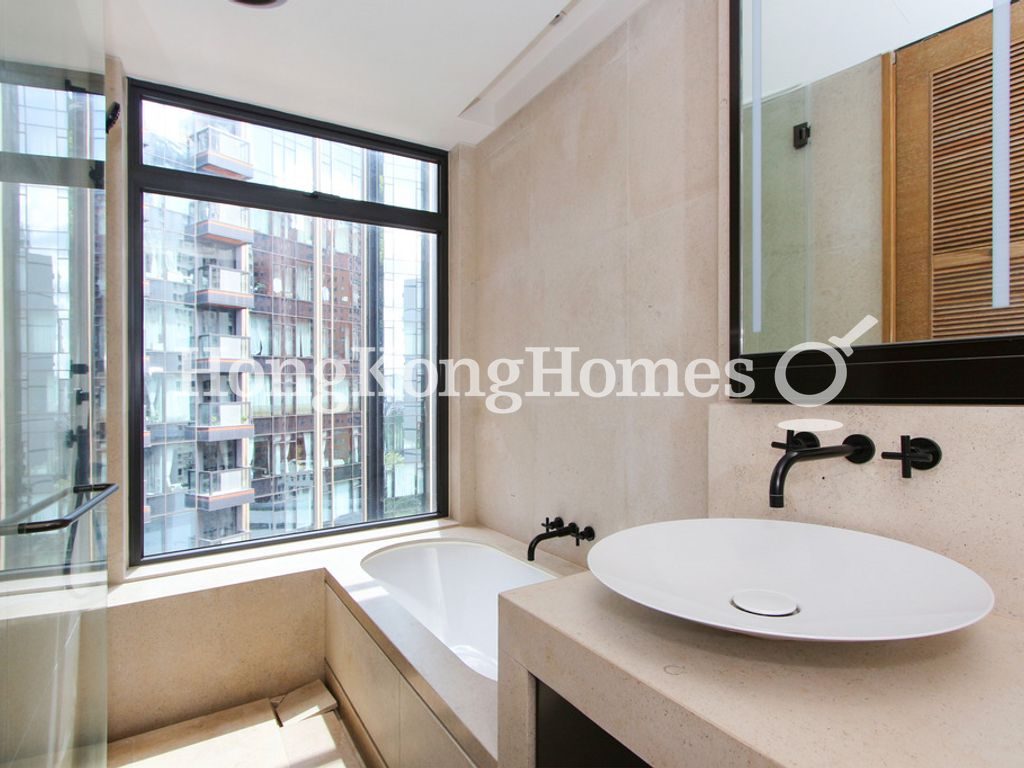 Master Bathroom — The Pavilia Hill, North Point