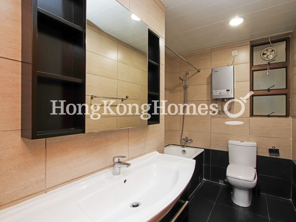 Guest Bathroom — Villa Rocha - Block A, Happy Valley