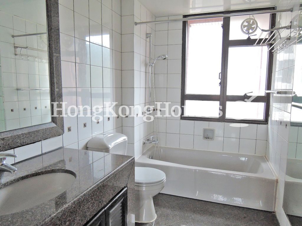 Guest Bathroom — Pacific View - Block 01, Tai Tam