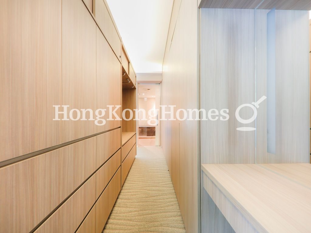 Walk-in Closet in Master Bedroom — South Bay Palace - Block 01, Repulse Bay