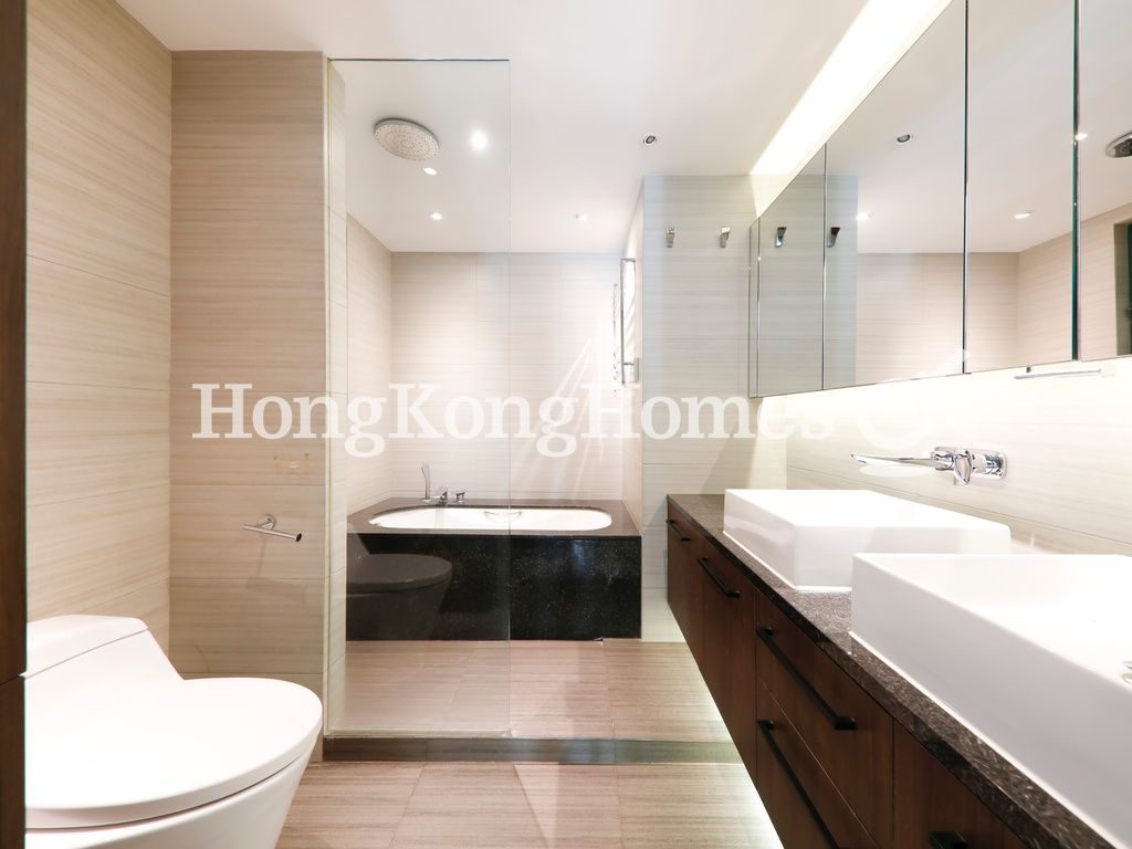 Master Bathroom — South Bay Palace - Block 01, Repulse Bay