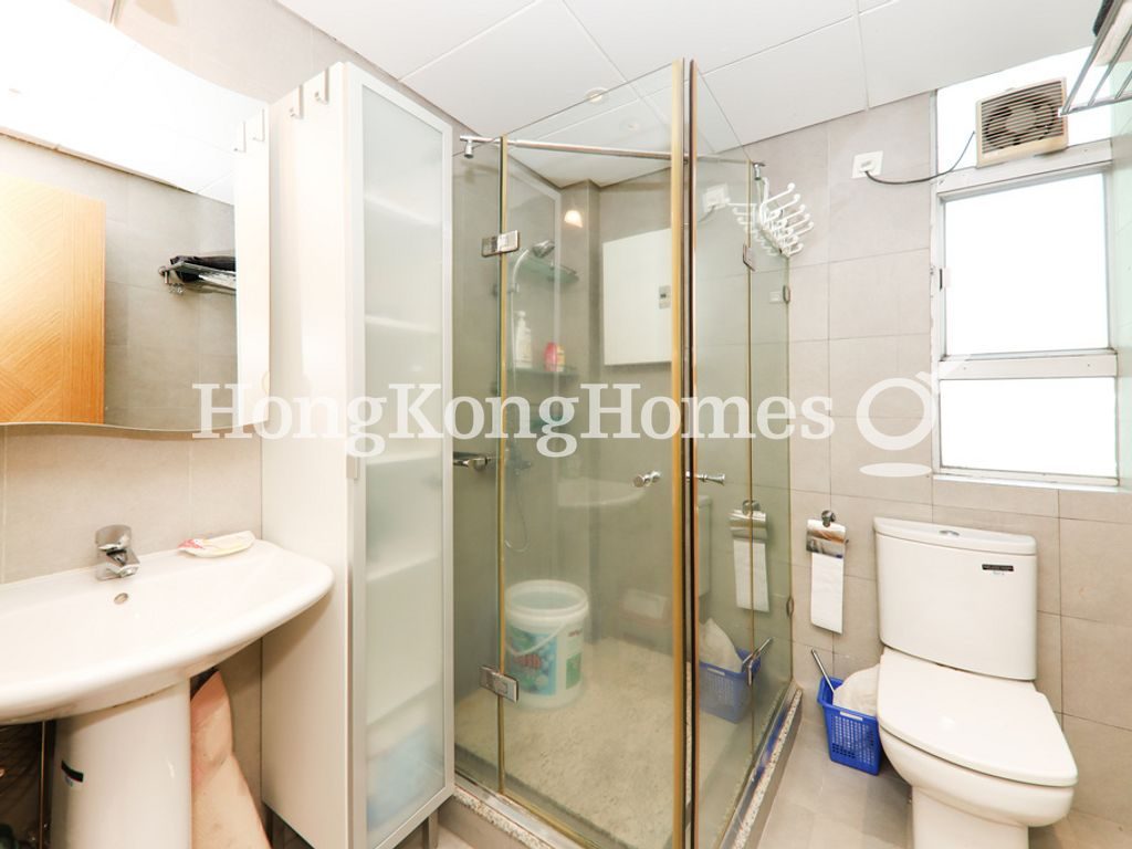 Guest Bathroom — Crown Terrace, 18-22, Pokfulam