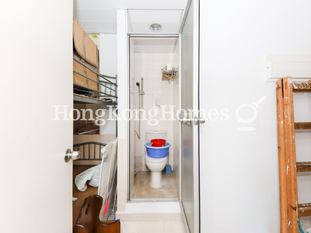 Maid's Room and Washroom — Crown Terrace, 18-22, Pokfulam