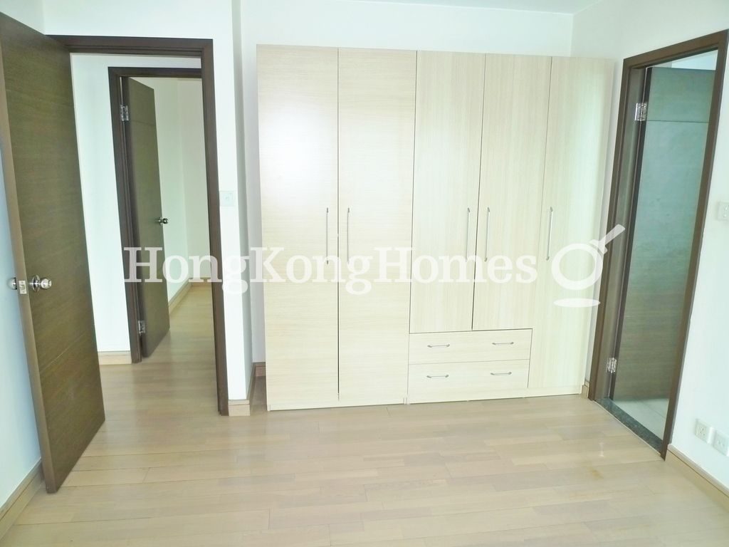 Built-in Wardrobe in Master Bedroom — Grand Promenade - Tower 03, Quarry Bay