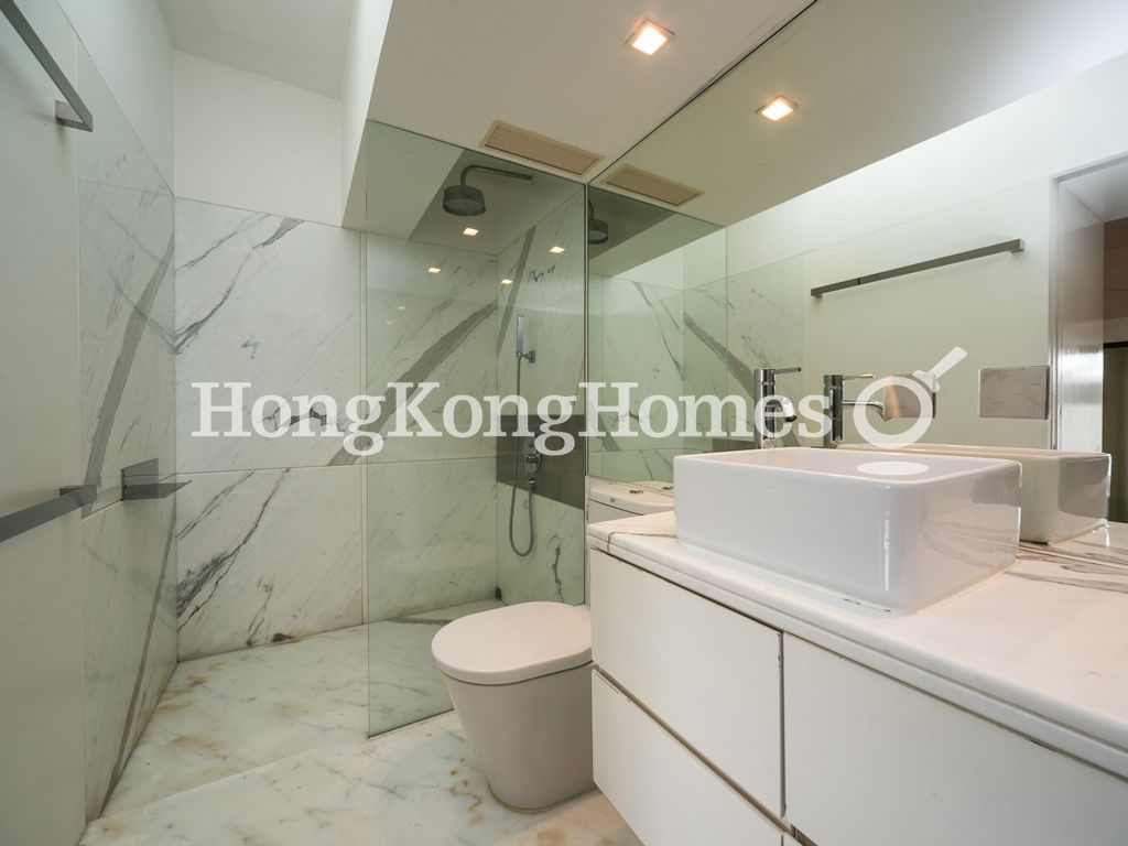 Master Bathroom — Morning Light Apartments, Mid-levels Central