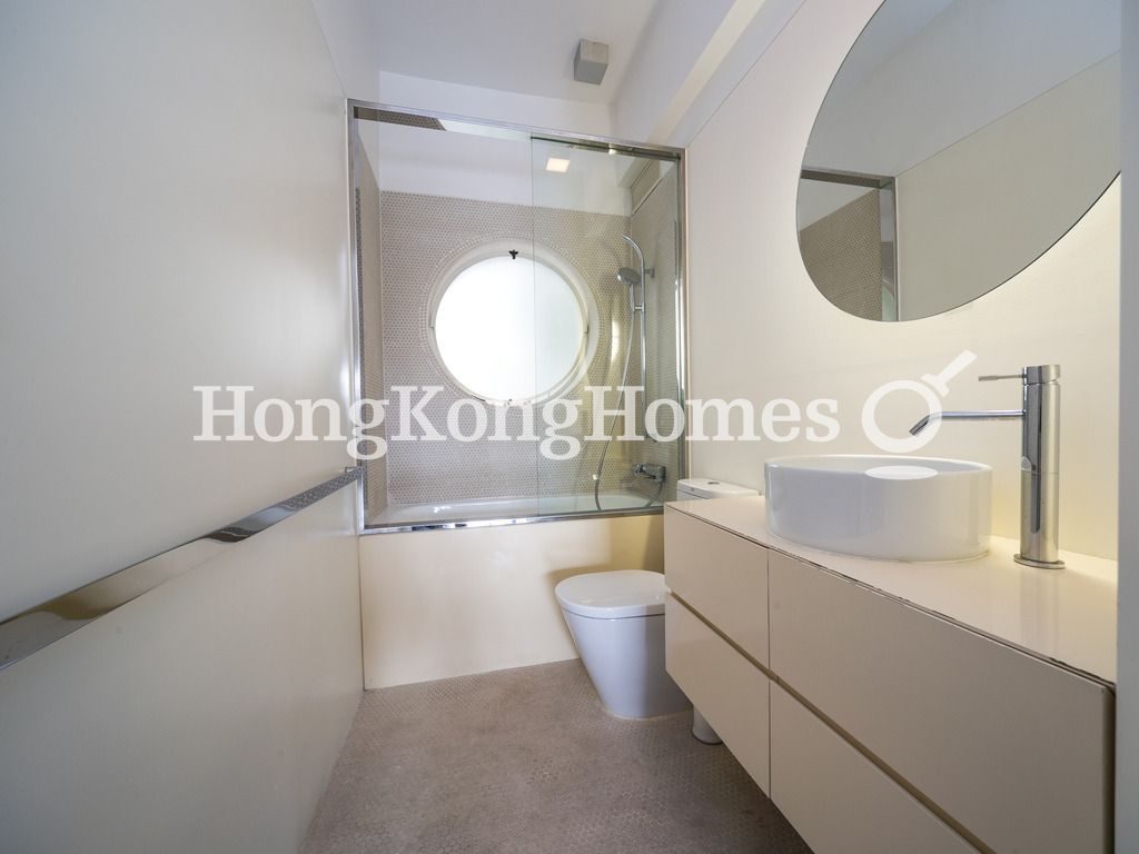 Second Ensuite Bathroom — Morning Light Apartments, Mid-levels Central