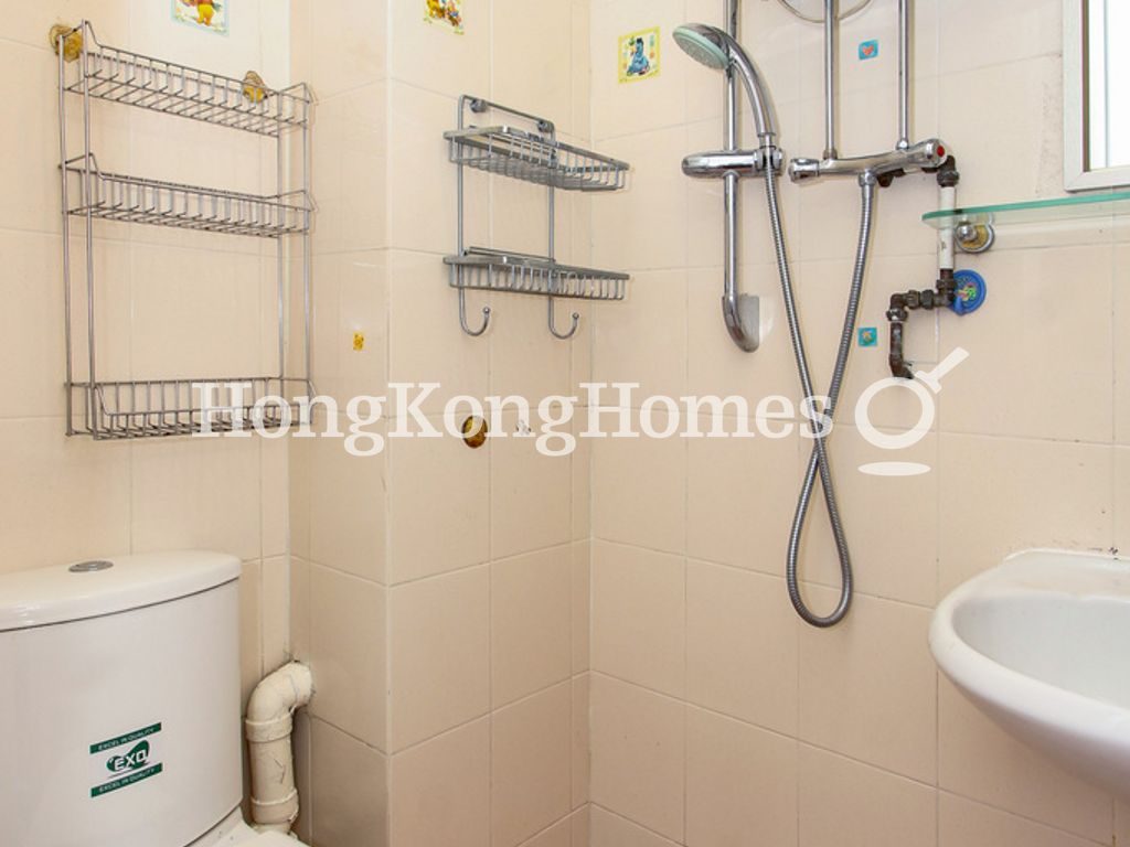Maid's Bathroom — Swiss Towers - Tower 3, Tai Hang