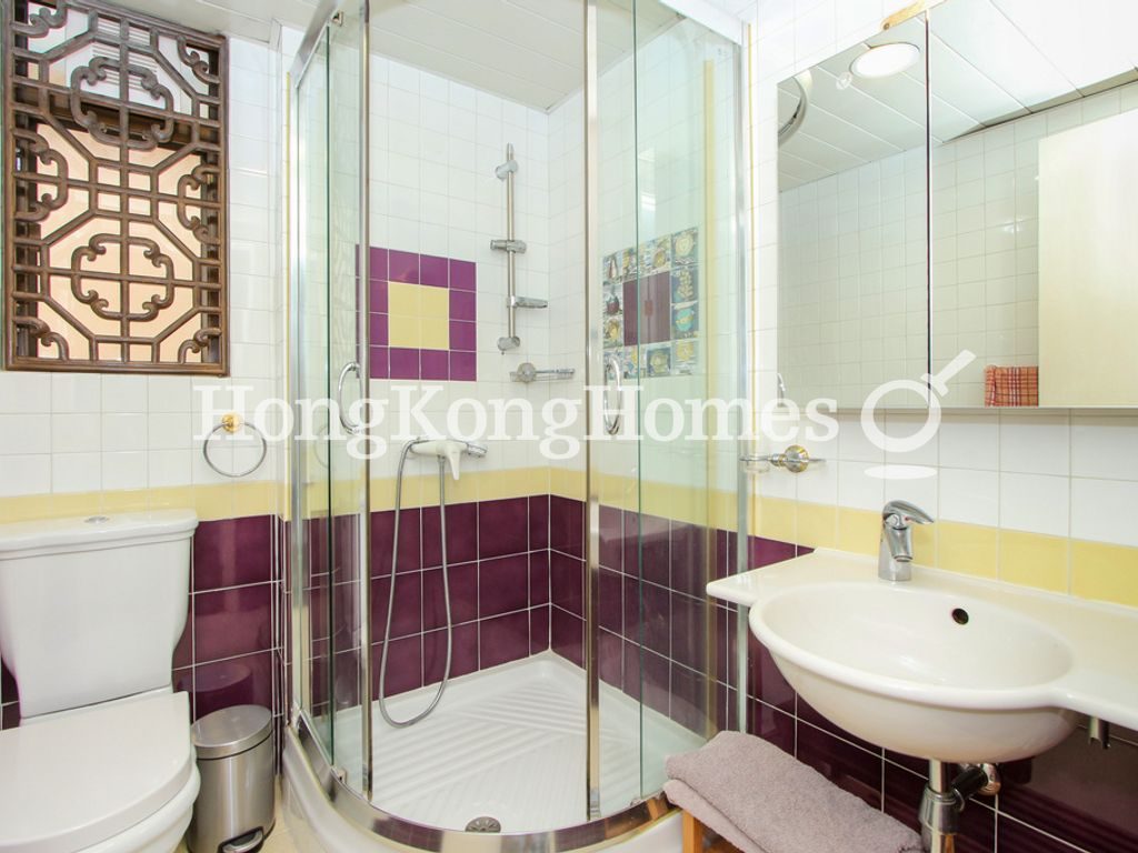 Guest Bathroom — Swiss Towers - Tower 3, Tai Hang
