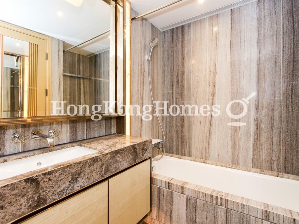Master Bathroom — Harbour Glory, North Point