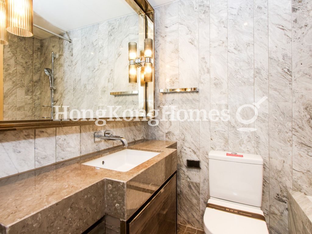 Guest Bathroom — Harbour Glory, North Point