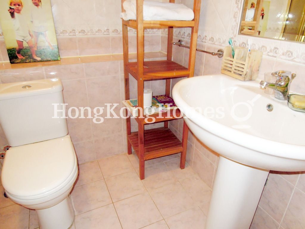 Guest Bathroom — Phase 3 - Headland Village - Seabee Lane(2-269), Discovery Bay