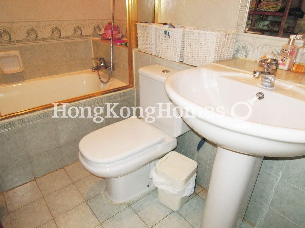 Second Ensuite Bathroom — Phase 3 - Headland Village - Seabee Lane(2-269), Discovery Bay
